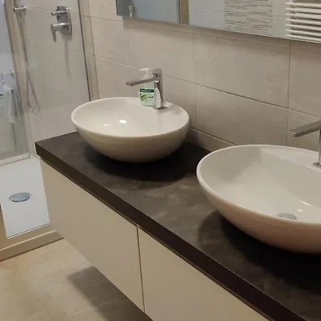 Apartment House Of Anna - Full Comfort - Fino A 6 Ospiti Bologna